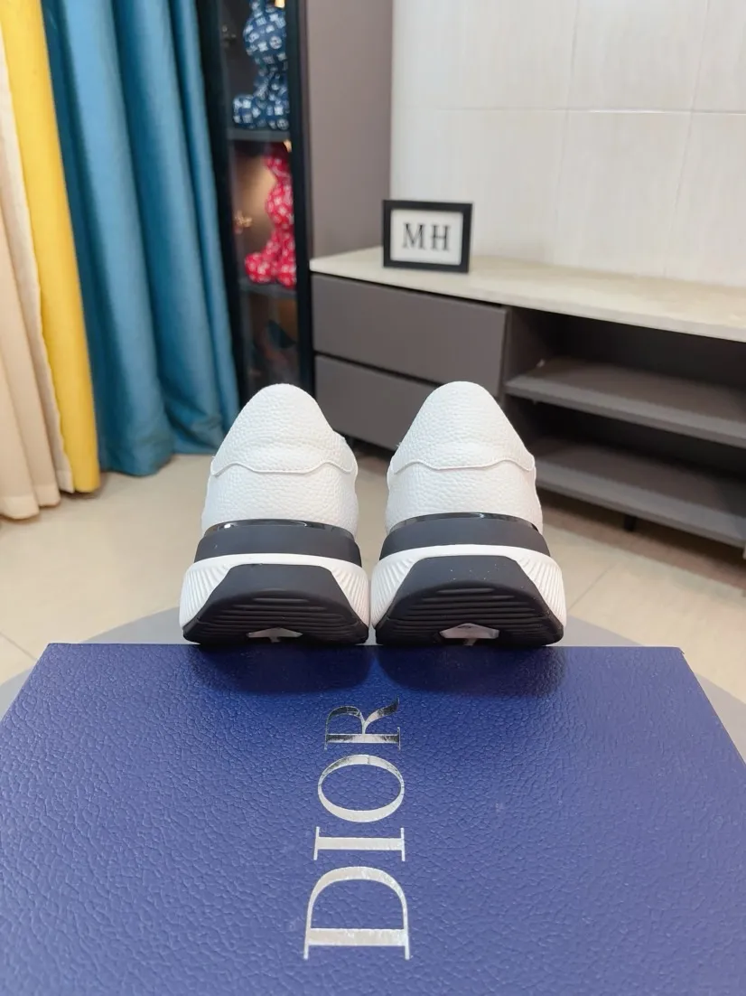Men's men's shoes 💰458🌹🌹【Dior】Best-selling official website world premiere🔝High-end men's shoes brand official website latest series: The upper is made of imported cowhide with specially designed fabrics➕Mesh breathable lining. Make walking more convenient and comfortable! Compared with the official quality, Midea’s 1:1 replica. Create a fashionable personality to set off your uniqueness! A must-have for trendy men! Classic style. Men's sizes: 38-44.